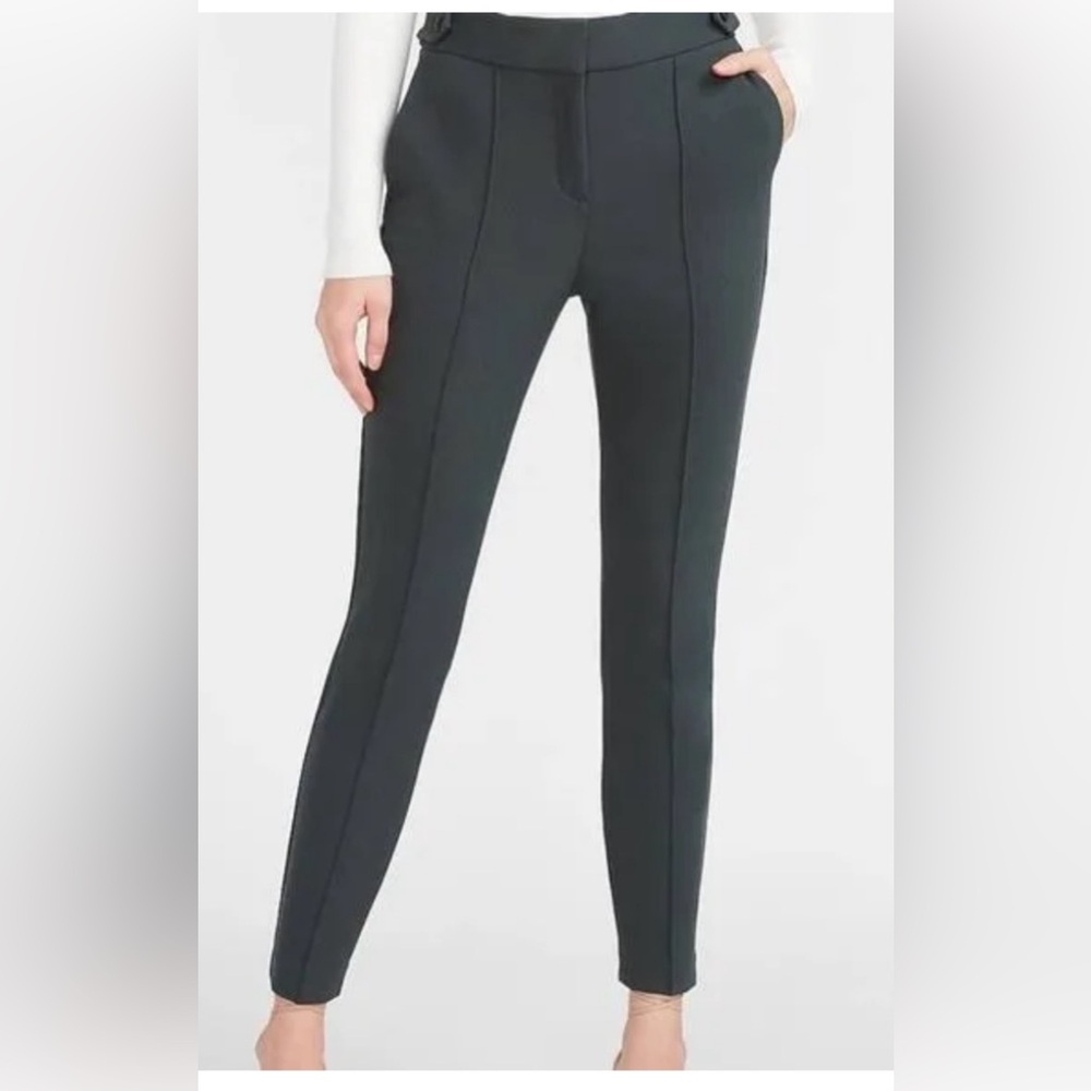 New with tags. I’m 5’6.5” 135ishlbs